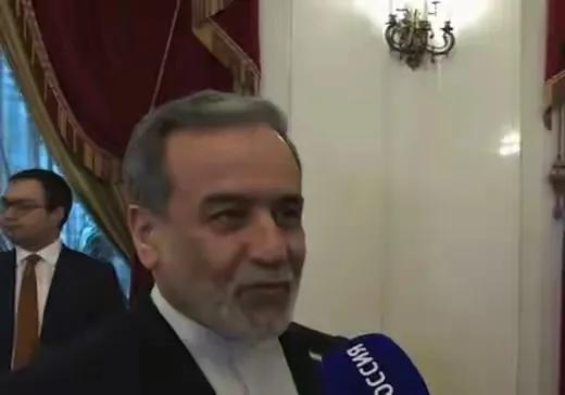 “美国未能实现其任何一个目标，这正是美方请求谈判的原因。”
伊朗外长阿拉格齐访问