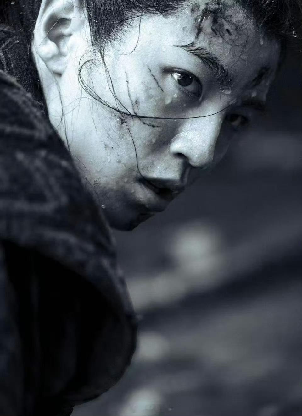 王俊凯眼神超有戏 看了王俊凯狄仁杰剧照，就这样意外收获了怀英大人的帅帅剧照！眼神