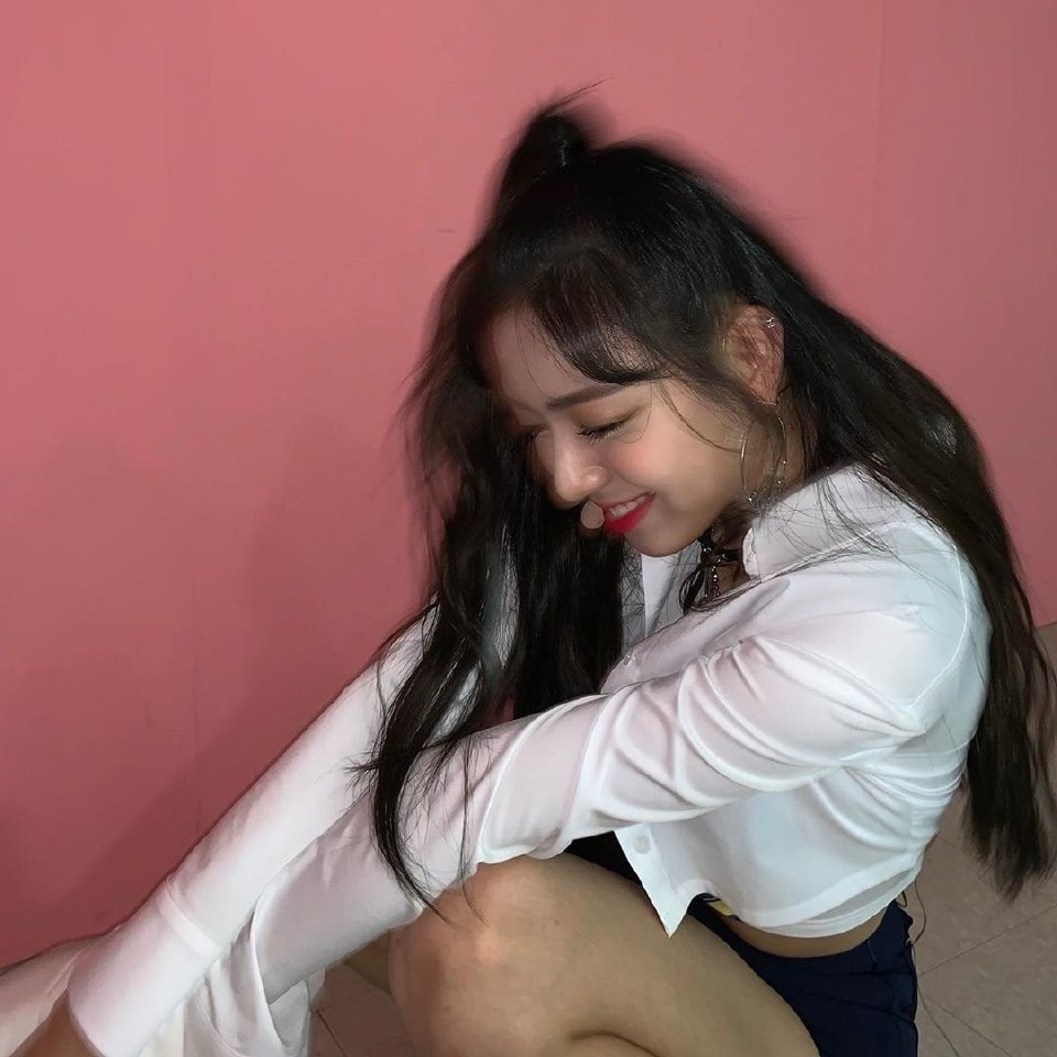 申有娜  🍓申有娜抓眼精灵 【娜年今日】230915高清美貌网页链接 花朵小狗