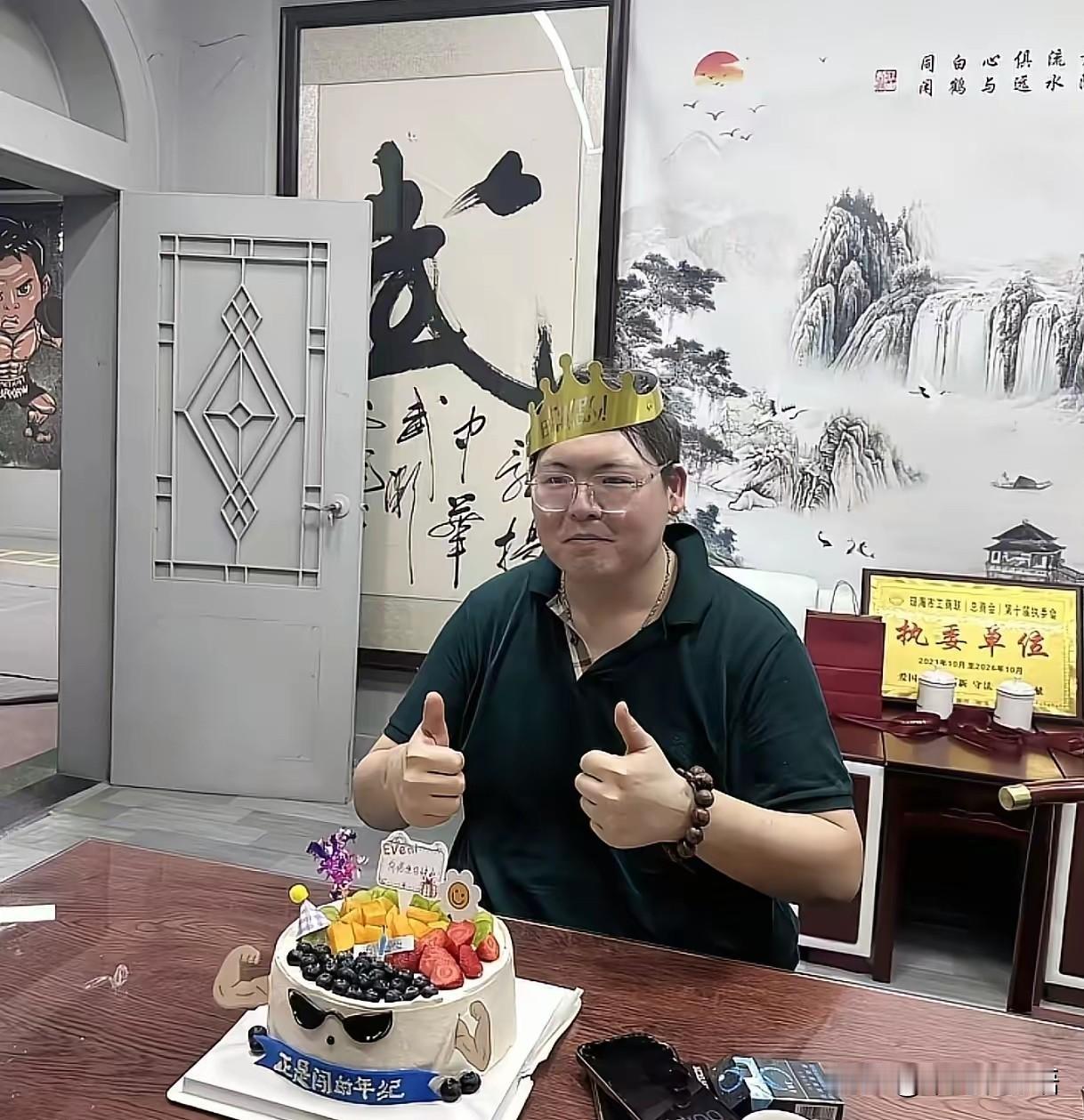 我不查不知道，全网把向佑骂得狗血淋头，可查清楚来龙去脉，才知道向家两兄弟的差距实