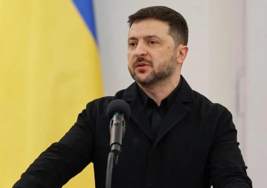 【泽连斯基：“割地”，我说了不算】

泽连斯基在接受“阿克西奥斯”新闻电话采访时