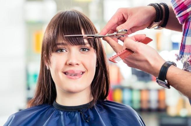 全国理发店陷入倒闭潮，并非缺顾客，而是自己把自己搞垮了！

现在很多人剪头发最怕