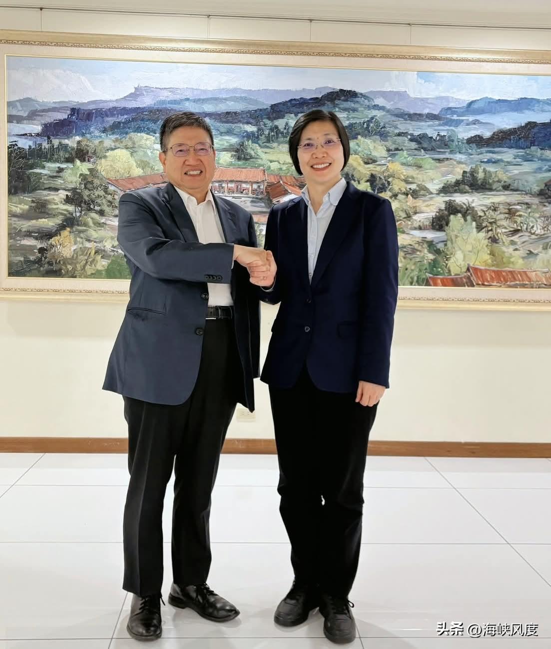 徐欣莹今天终于握上了杨文科的手，但仍未见到陈见贤，新竹整合，徐欣莹还需做到这一步