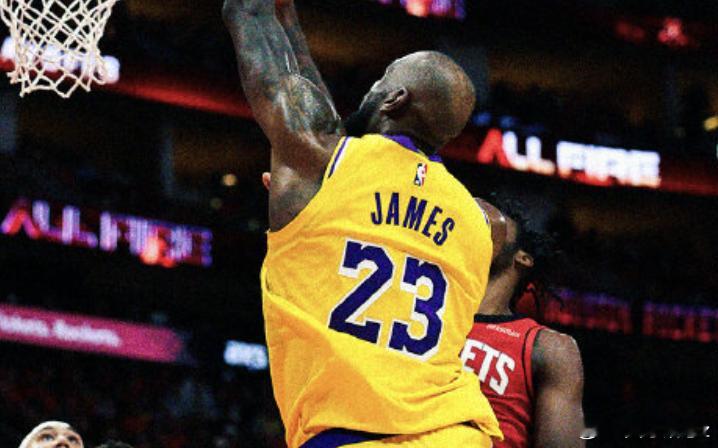 NBA季后赛｜湖人大胜淘汰火箭，大比分4-2晋级！詹姆斯28分7板8助，艾顿7分