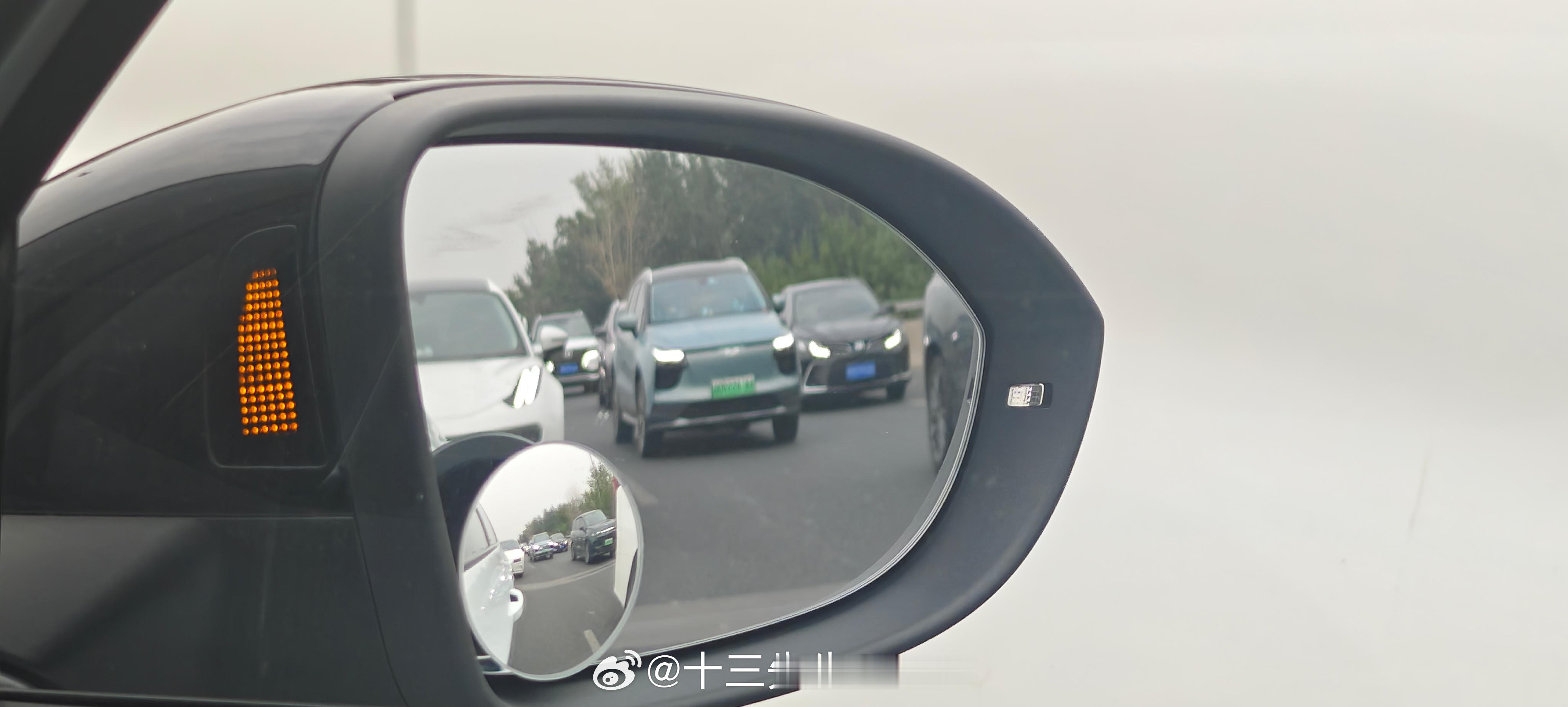 爱驰,好久都没见过的牌子了.... ​​​