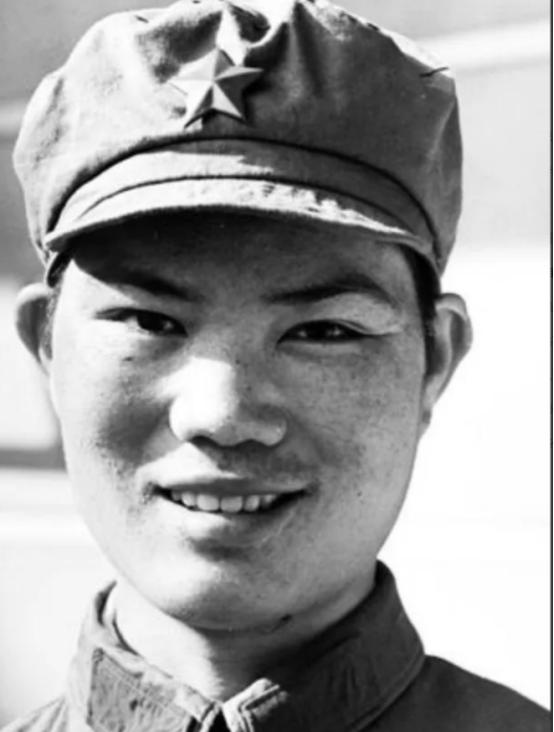 ‌
1972年，24岁的女干部李玉枝，不顾所有人反对嫁给了一级伤残的战斗英雄，每
