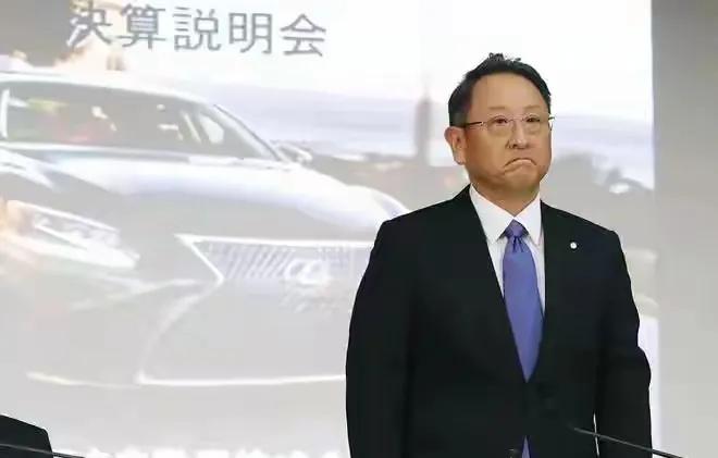 日本汽车产业面临前所未有的冬天。这时候日本汽车的产业销量已经比往年下降了44%。