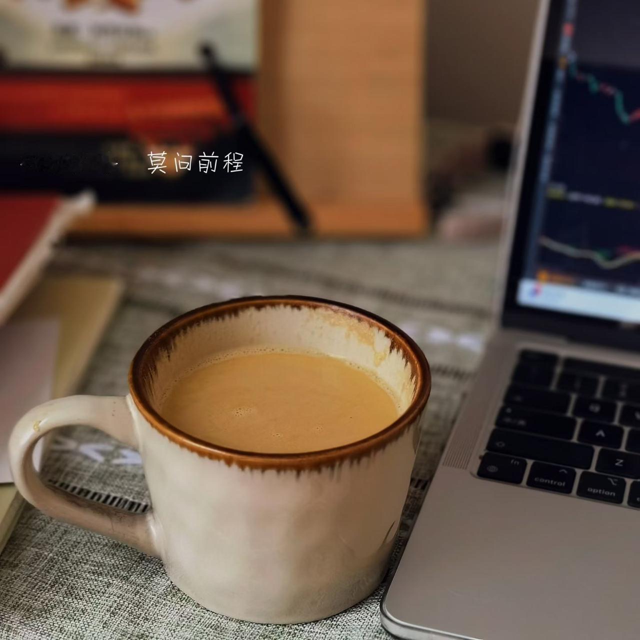 很喜欢一句话：打好内在根基，守住根本本心，人生之路方能长久繁盛。人这一生，根稳了