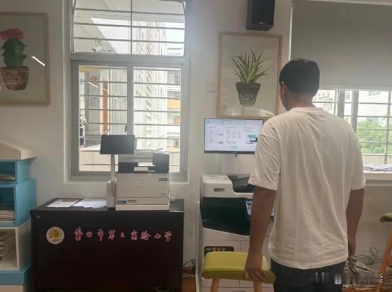 当老师不再熬夜批220份作文，省下来的时间给了谁？

老师真正缺的，很多时候不是