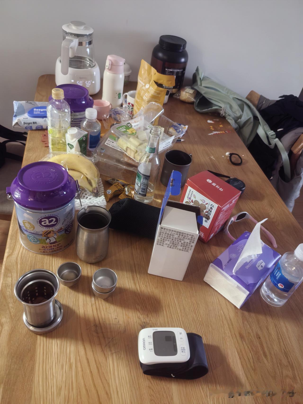 早上打开女儿家的大门，看到屋里的场景，瞬间让我想转身逃离的冲动！

三天时间没来