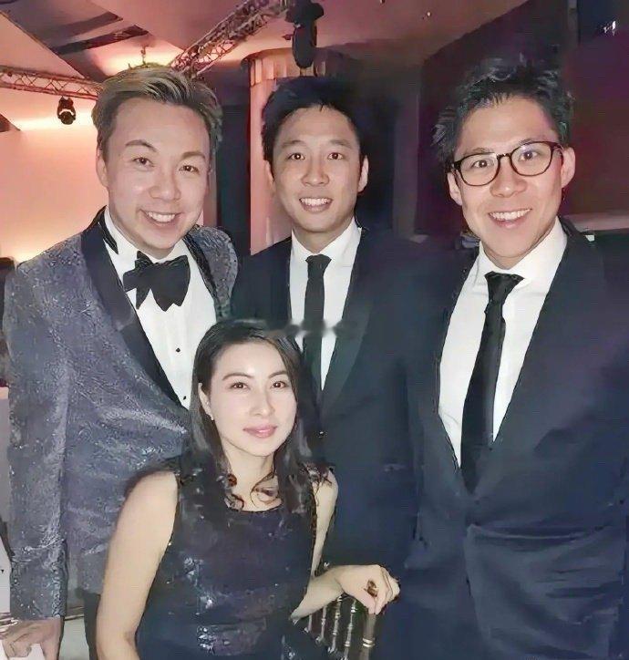 这才是真正的大嫂，郭晶晶携霍家三兄弟合影… ​​​