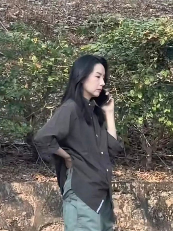 老天呐，差点没认出来，以前的女神也老了！ 