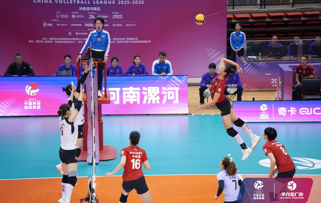 【范加克18分 排位赛河南女排3:0浙江】
中国女排超级联赛A级5-8名排位赛第