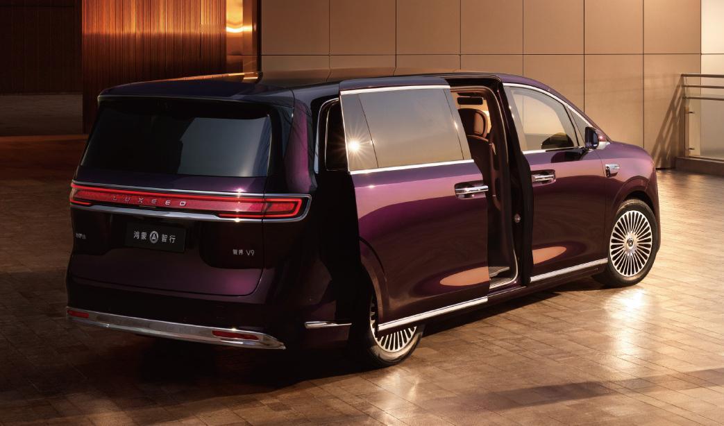 有人觉得长途旅行肯定就飞机跟高铁了，大车带满人长途旅行是伪需求但是 500km 