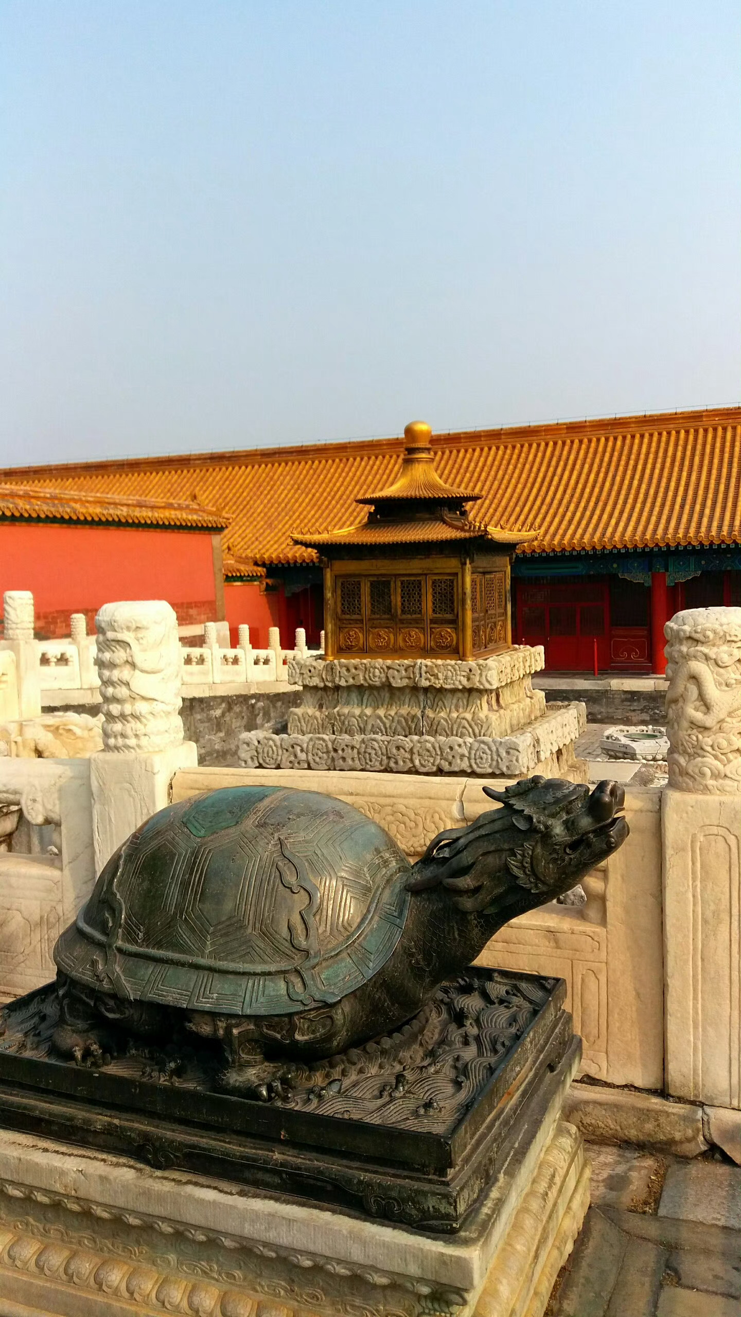 很多时候从玄学的角度来说如果你相信自己越来越顺那你就会越来越顺利如果你相信自己会