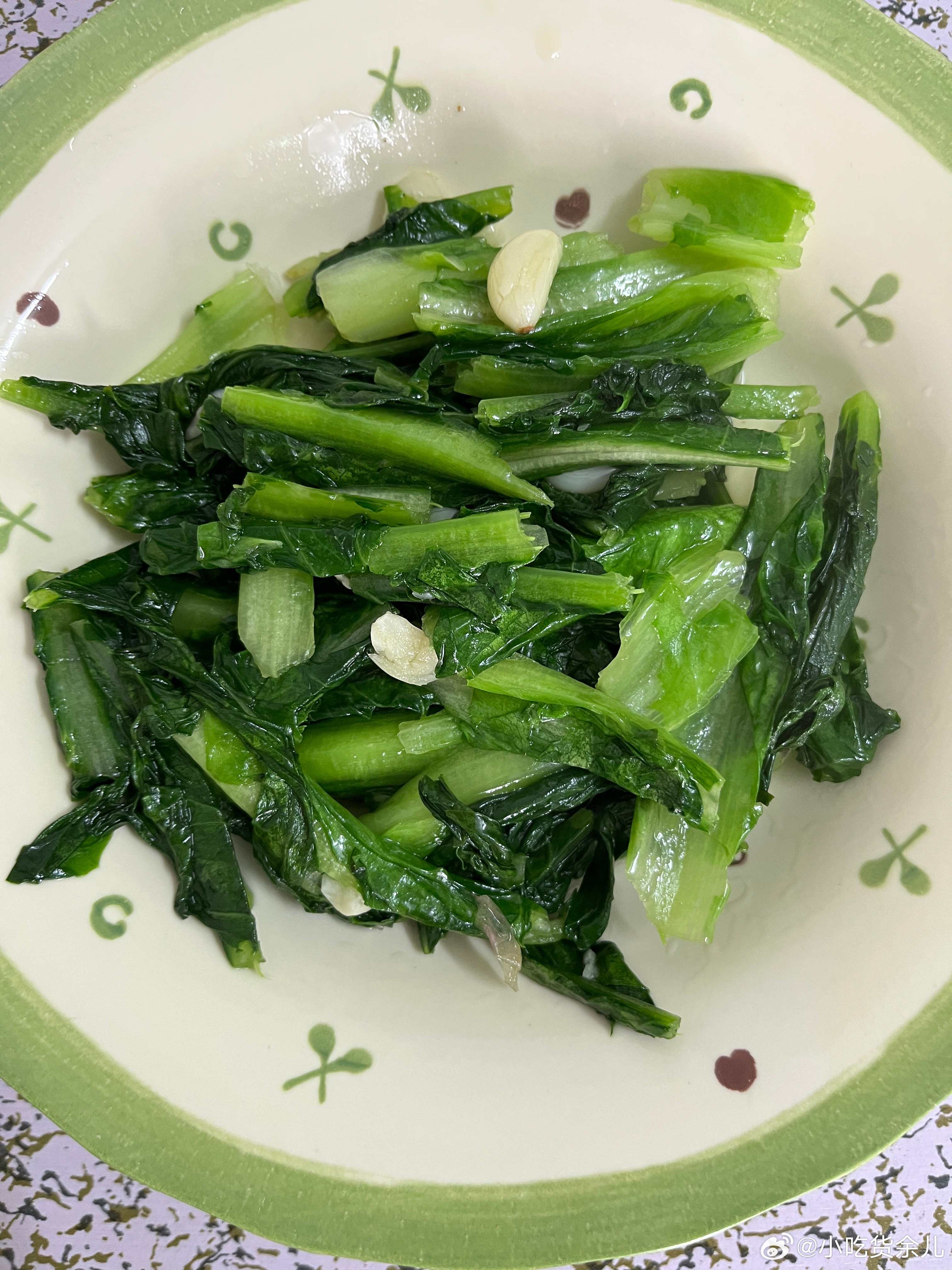 简简单单又一餐，虽然自己厨艺不怎样的，可是觉得还是比外卖好吃的等等太帅了