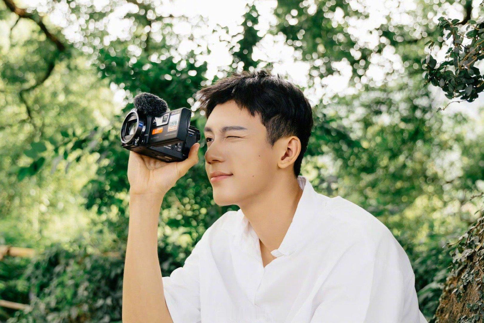 以为捡到个05后新墙头结果是出道19年的“内娱老戏骨”！《树影迷宫》里和刘琳演母