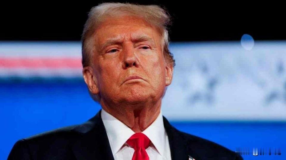 特朗普刚刚发文说：“任何向伊朗提供武器装备的国家，其出口至美国的所有商品，将立即