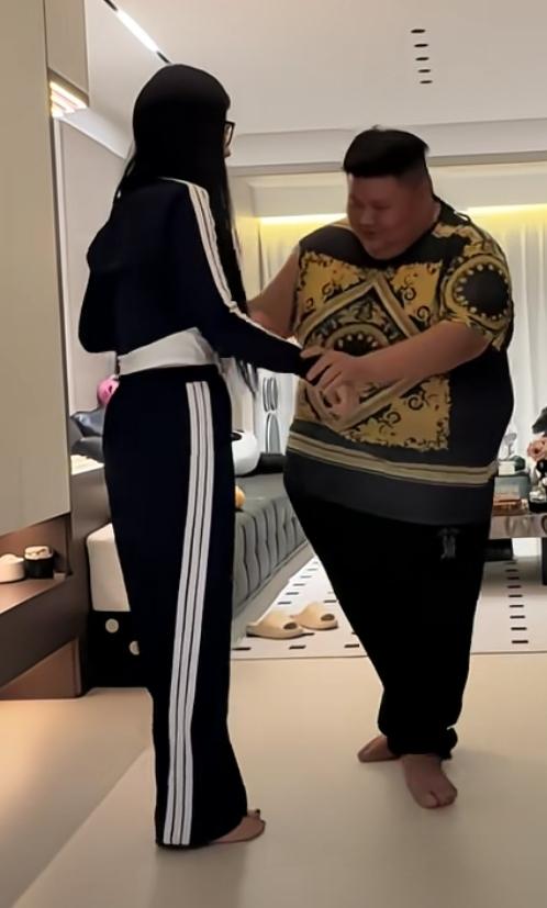 未来的婚姻可能会是这个样子
①不强求领结婚证；②不领结婚证意味着非固定伴侣、随时