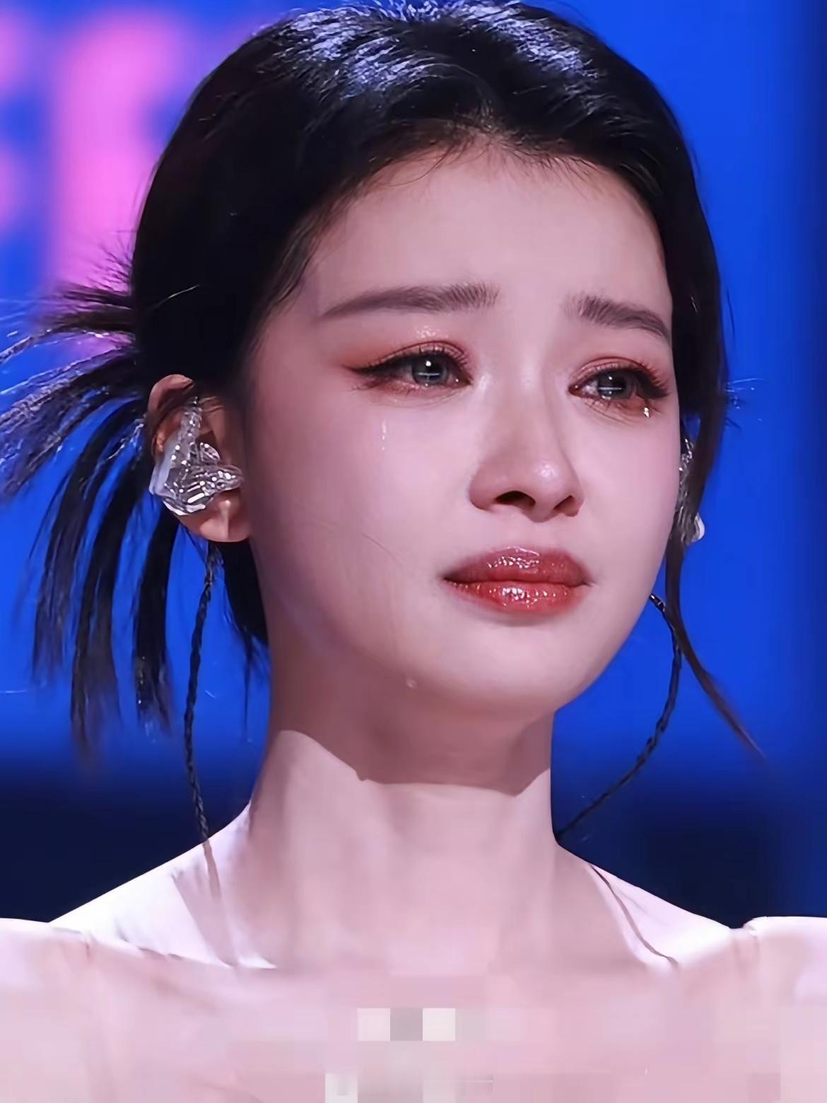 好奇去查了一下孙怡的出身，不查不知道，一查才发现，原来孙怡根本不是什么资源咖，而