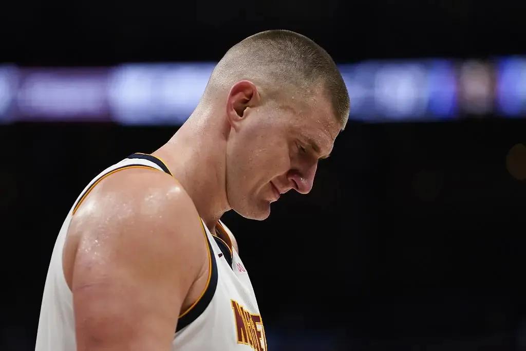 现役球员里面谁是你心目中最伟大的传球手/组织者？

1、约基奇，🏆

⭐生涯场