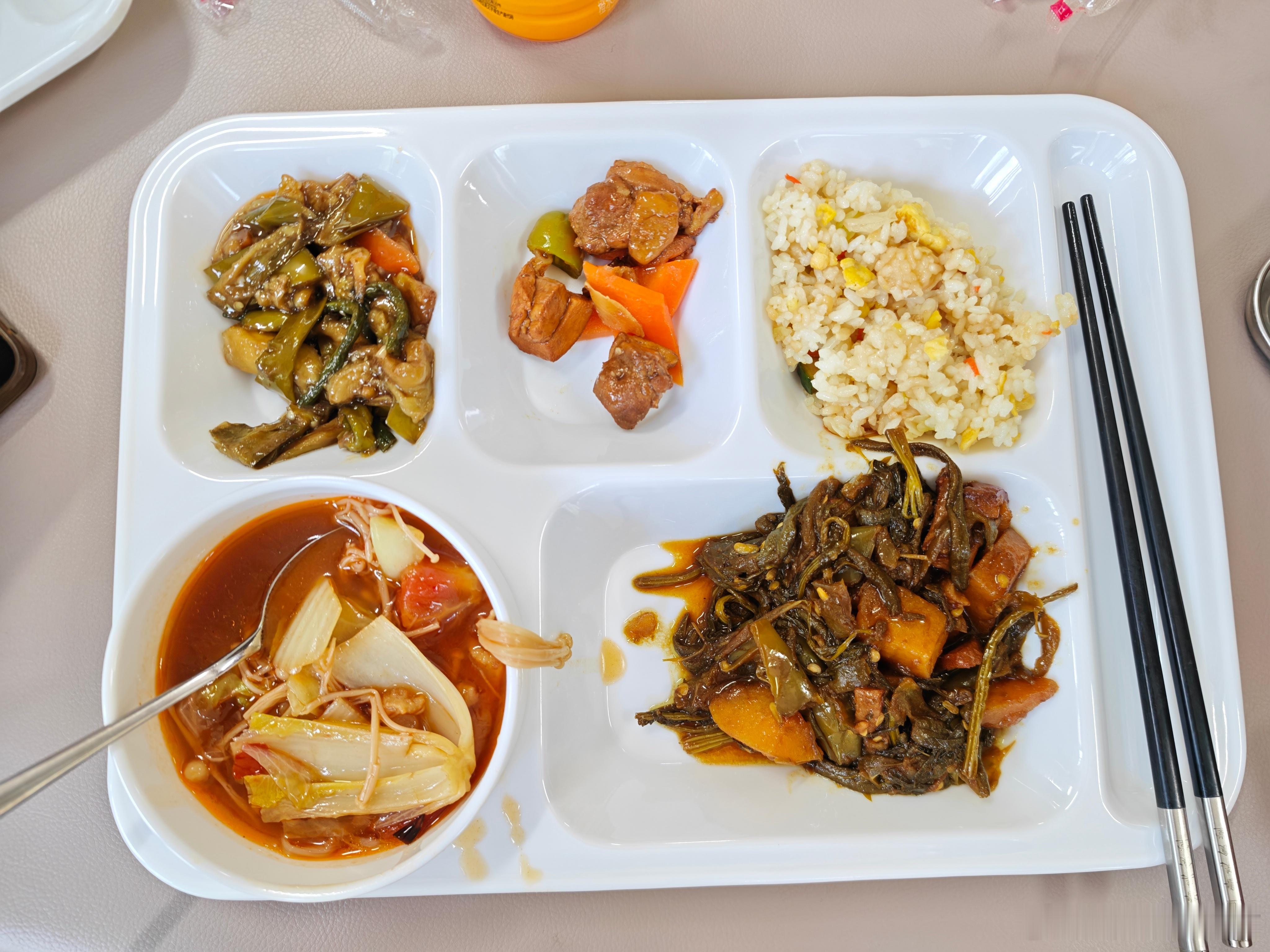 食堂：谁允许你瘦了 ​​​