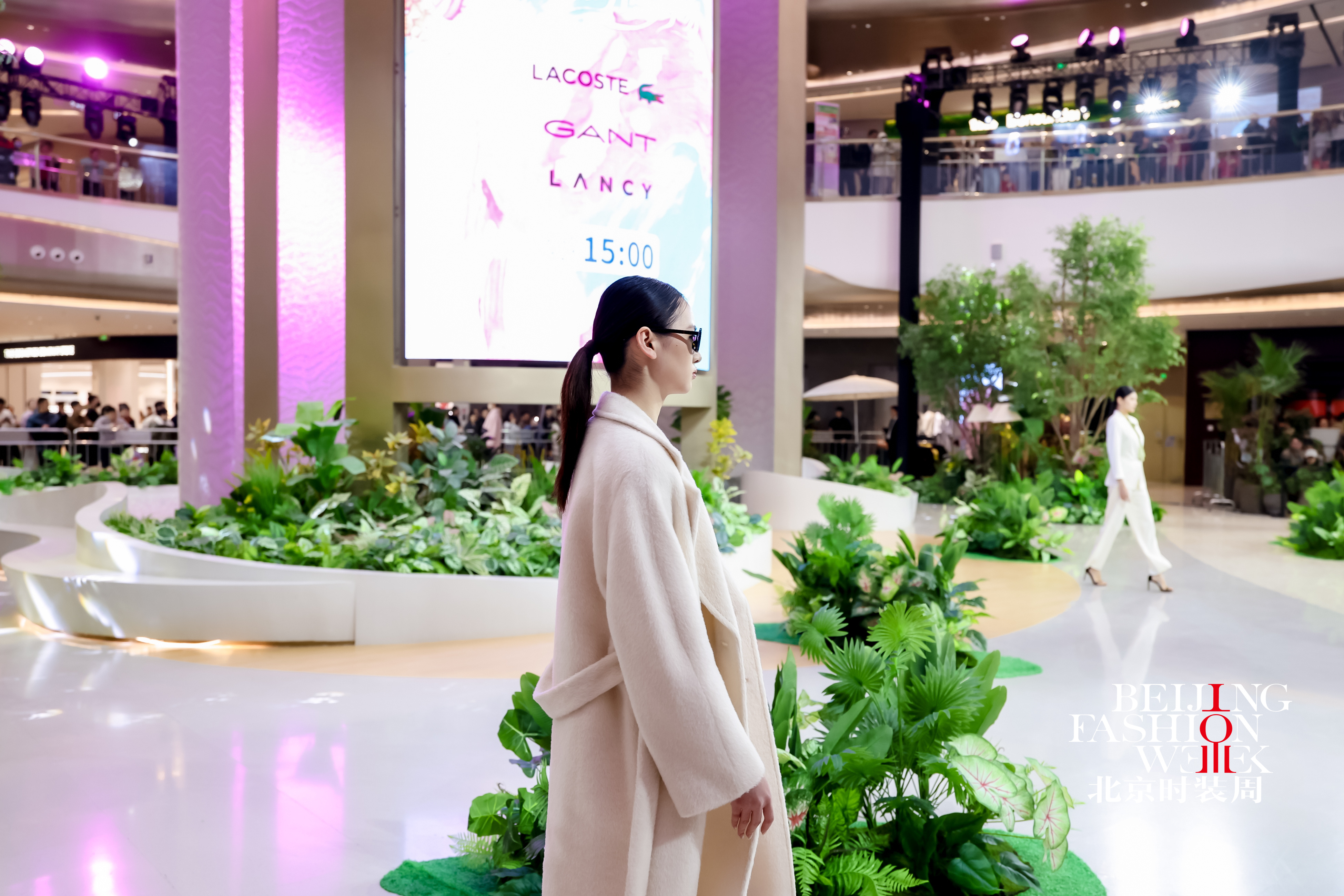 AW2026北京时装周·运河时尚秀场年度首发启幕！千年运河遇见先锋时尚，秀、购、