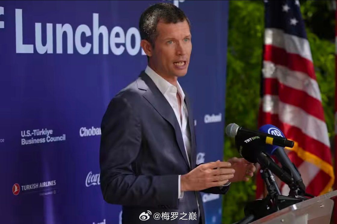 尽管美国队的世界杯之旅早已结束，但巴洛贡的红牌缓刑风波仍然余波未了。英国媒体《镜