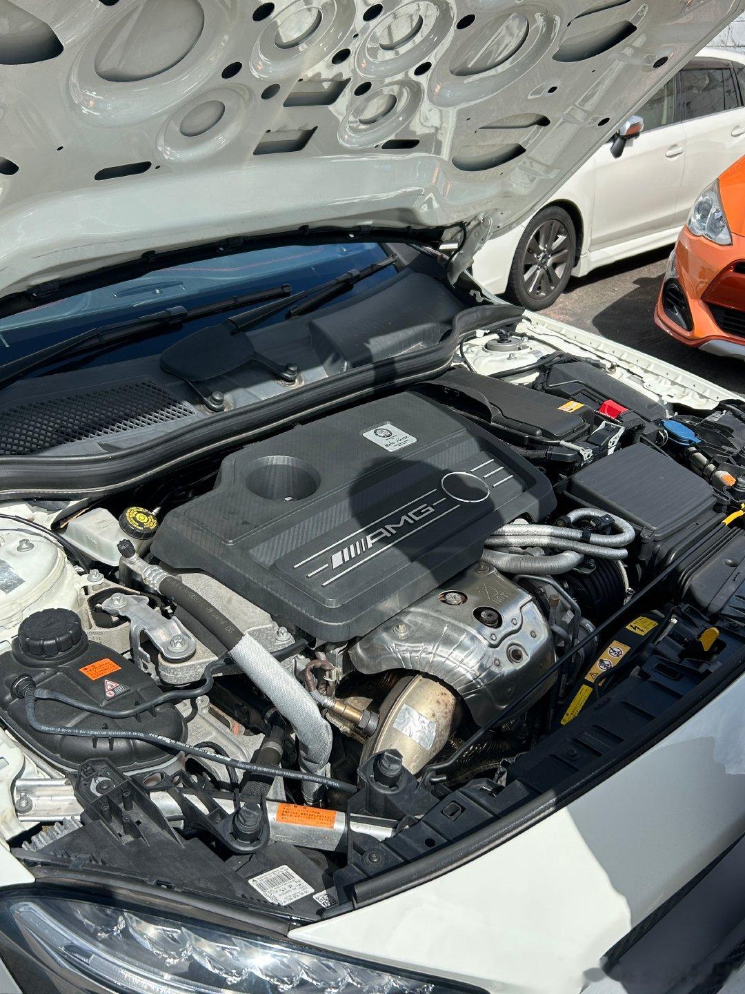 前两天给一个客户验了一辆奔驰 GLA45。最近这段时间奔驰车没少看，但基本都是些