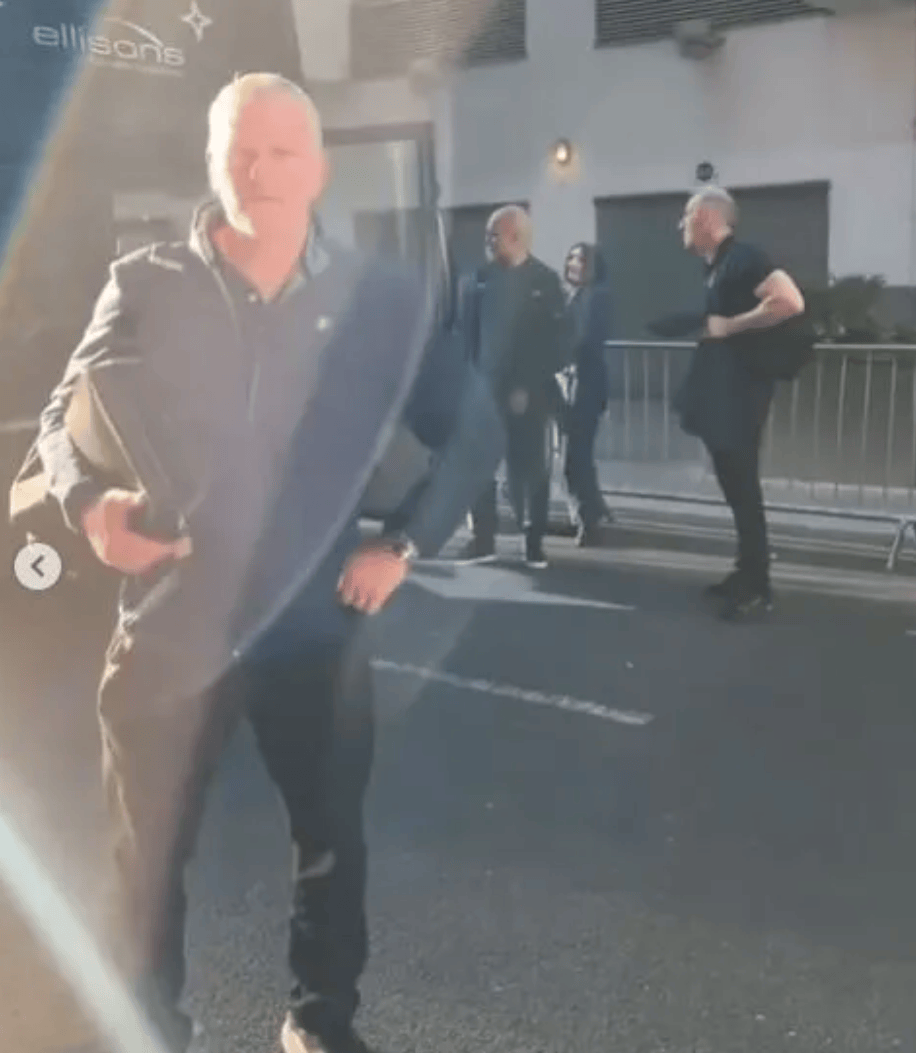 太阳报：一名阿森纳球迷当面怒骂瓜帅，称其毁了自己的生活