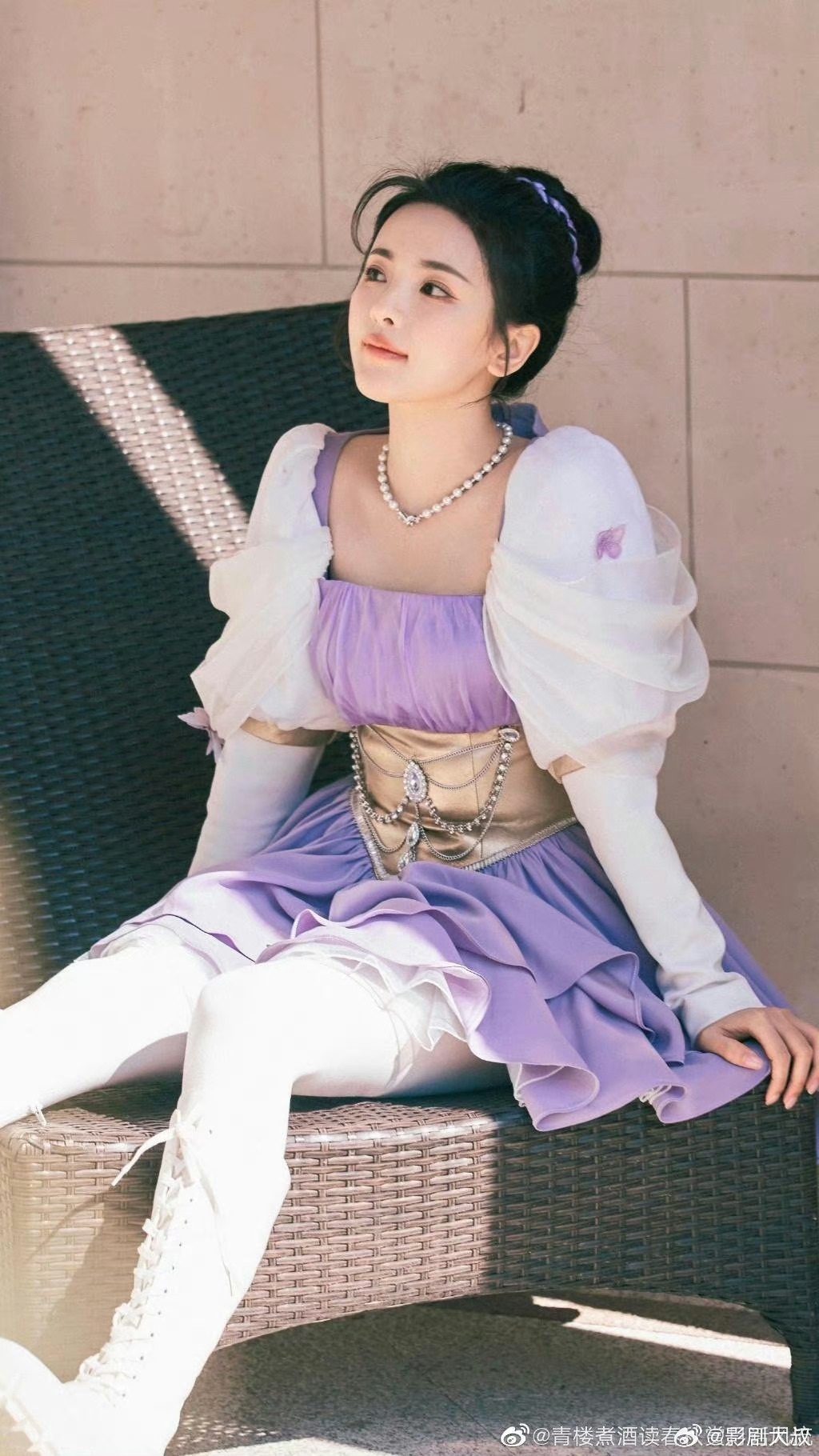 杨超越 要是把长靴换掉，还能更漂亮 ​​​