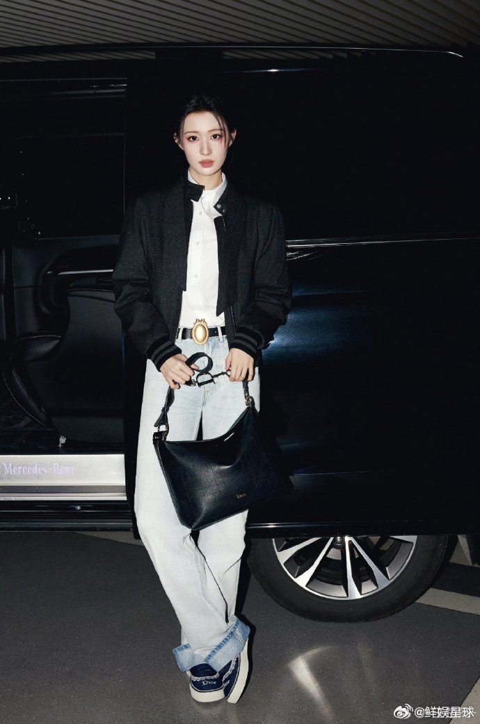 dior出发图dior大秀出发图迪丽热巴  李昀锐  王楚然 巴黎时装周Dior