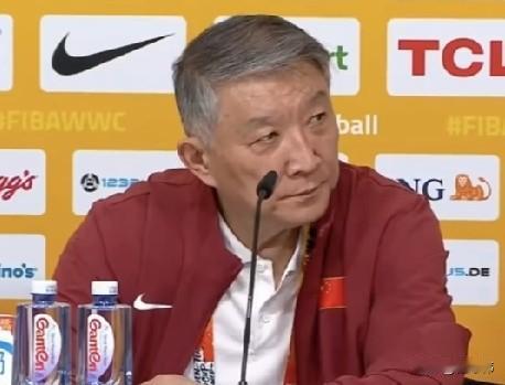 宫鲁鸣指导谈中国女篮险胜：

“今天这场比赛，能够赢下来，确实是非常不容易，靠的