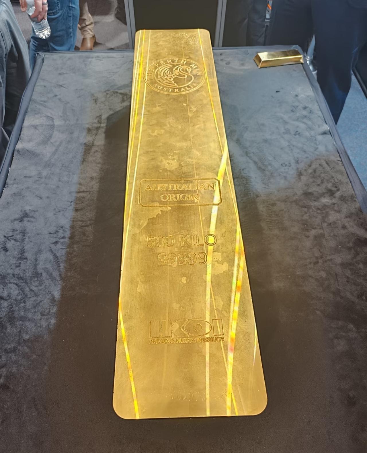 520公斤，价值5亿的金条！开眼了！
贫穷限制了我的想象啊！卑微的打工人不太舒服