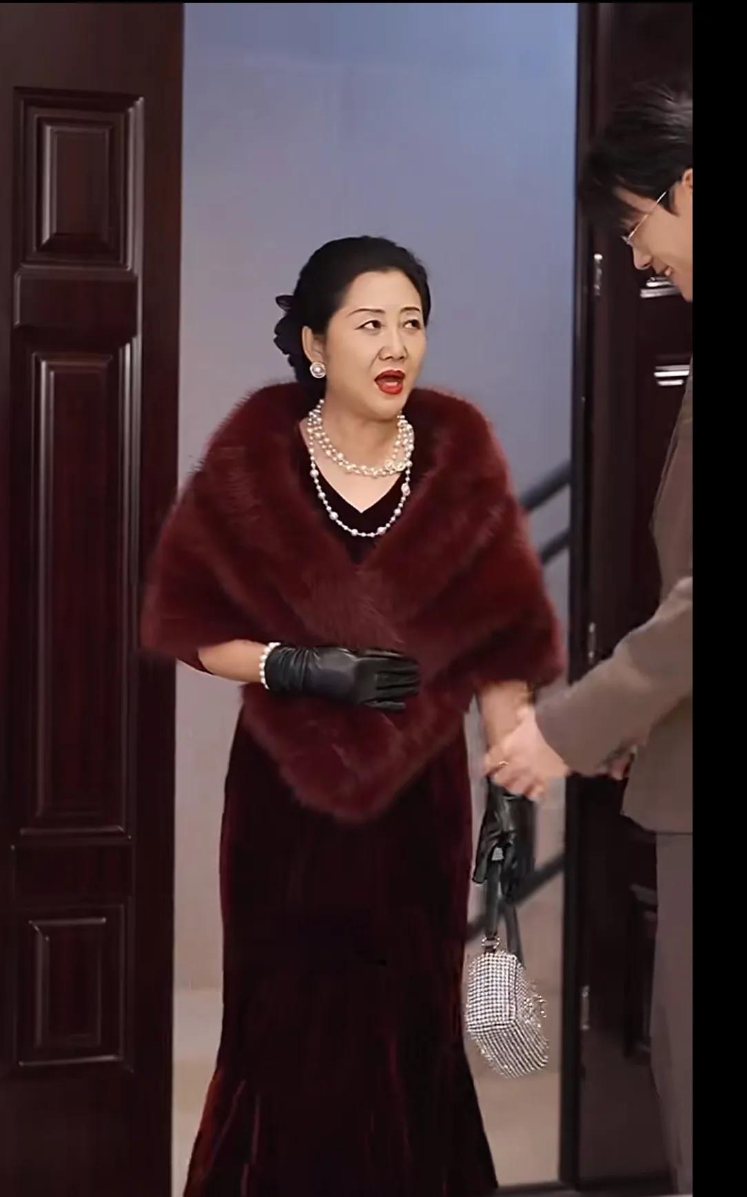 一个家，不存在原则性问题，只要婆婆不搅和，家就散不了，一个熟人，本来一家人过得挺