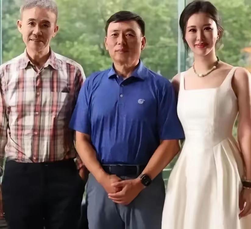 看了一会田朴珺对段永平的访谈，整个过程都感觉一股尴尬的气氛！
    段永平很显