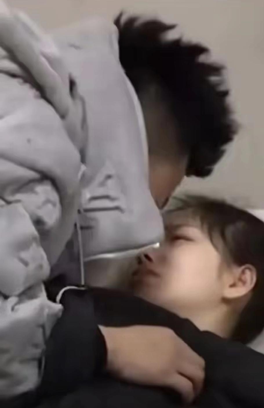 男子突然被女友拉黑，以为是感情破裂，找到人时却傻了眼——女友竟查出绝症，怕拖累他