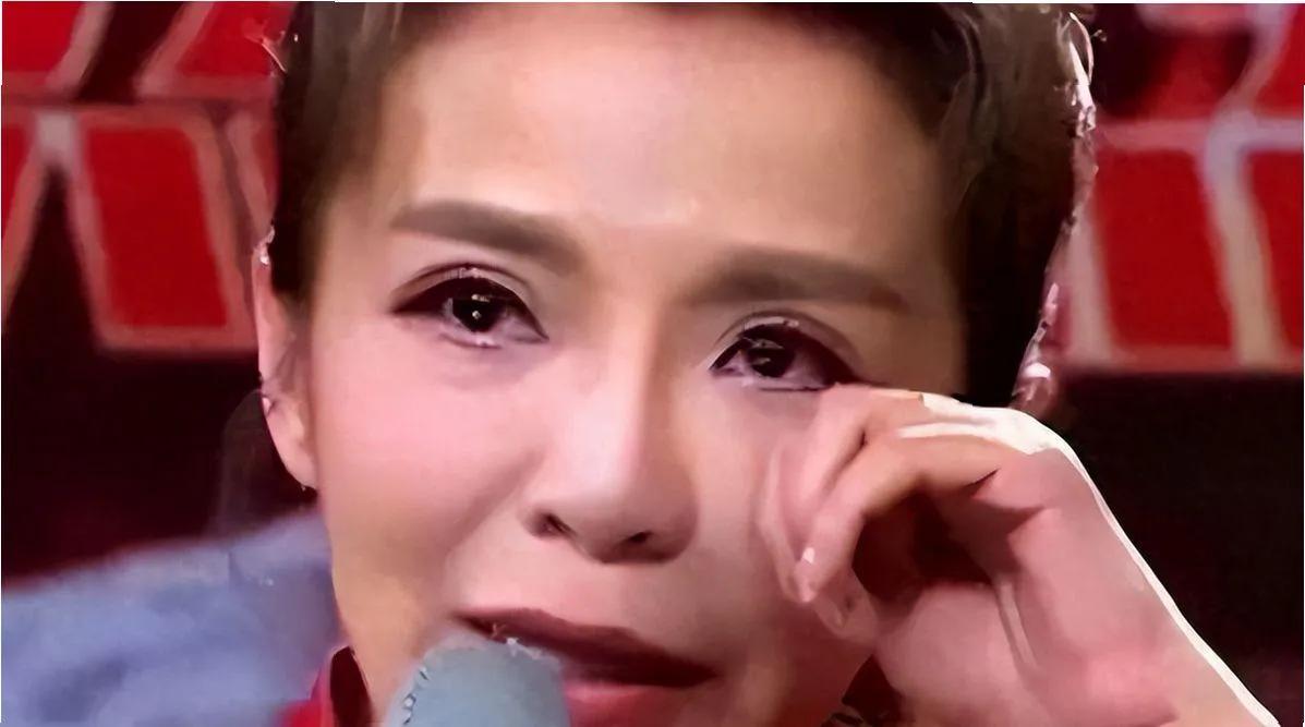 53岁央视主持人朱迅：生命终将结束，为啥不勇敢面对生命的终点呢

53岁央视主持