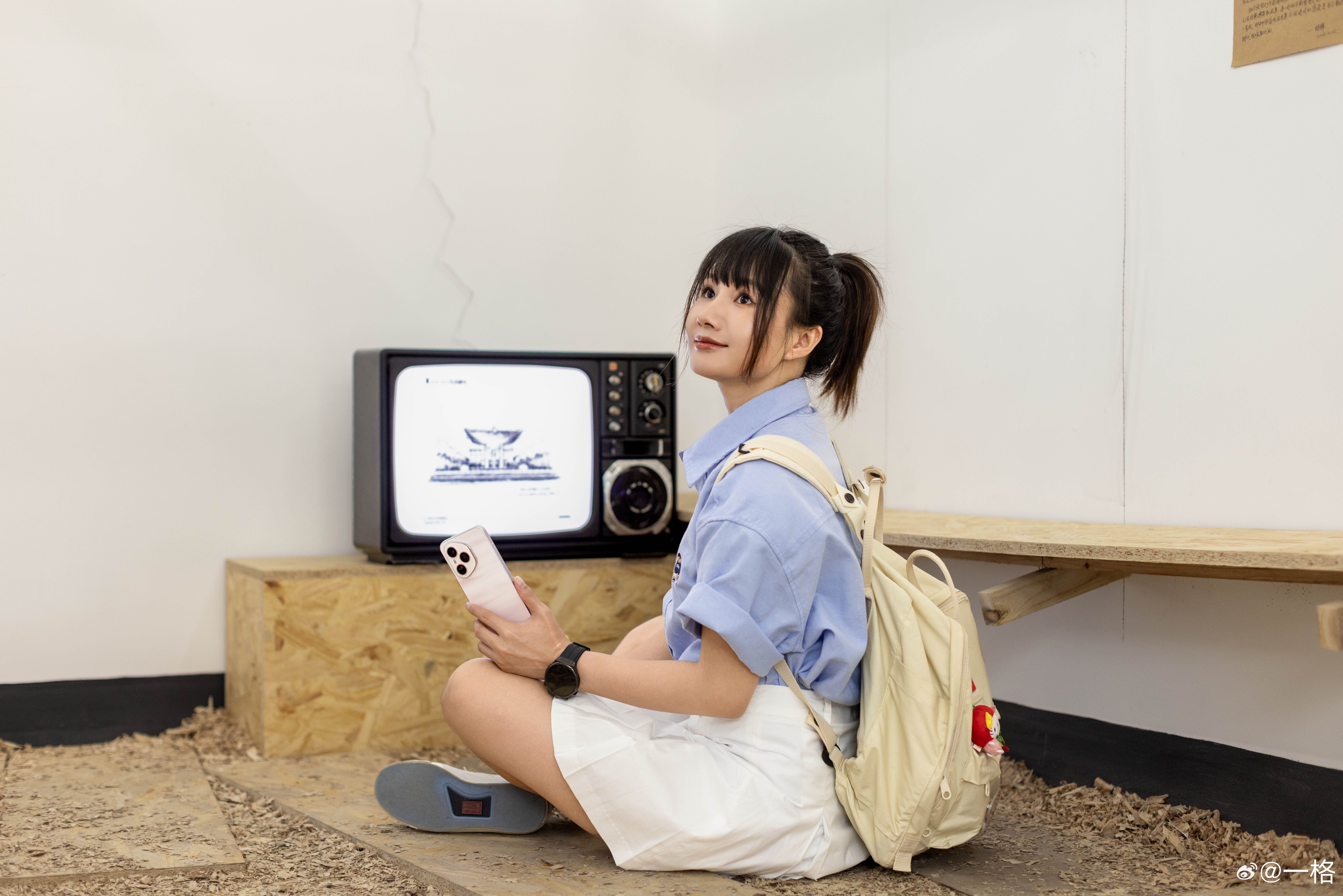 荣耀400 Pro 的性能、体验、质感都蛮不错，加入了胶片模拟，出片也更有故事感