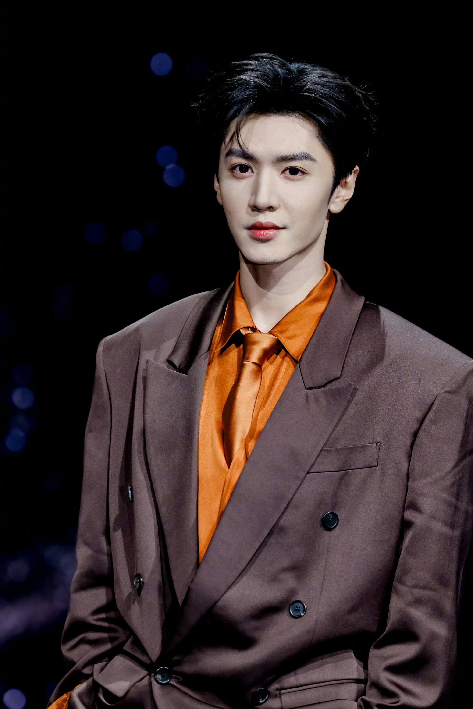 陈哲远这竟然是官摄陈哲远这竟然是官摄，微博之夜内场陈哲远也太帅了，静图很绝，li