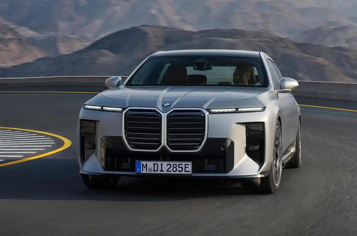 宝马7系改款，在抽象化的道路上越走越远！