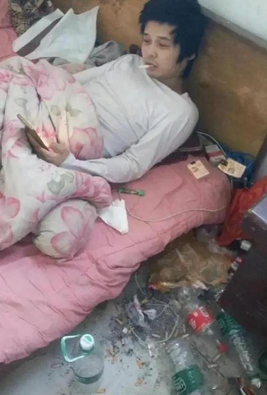 一个人究竟能邋遢到什么程度？

1、有户邻居，夫妻俩吃过饭后都不愿意洗碗，用过的