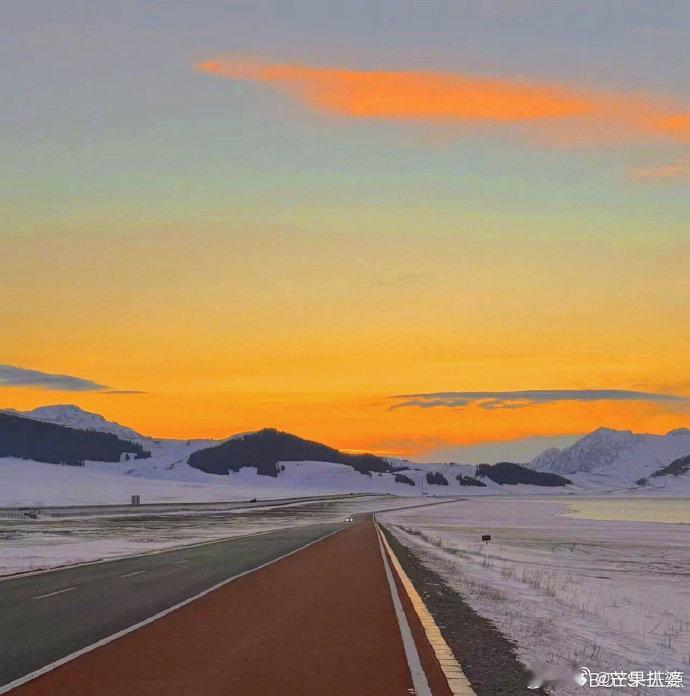 #王源拍的雪景日落# #王源日落time# ​王源镜头下的雪景日落，宛如一幅梦幻