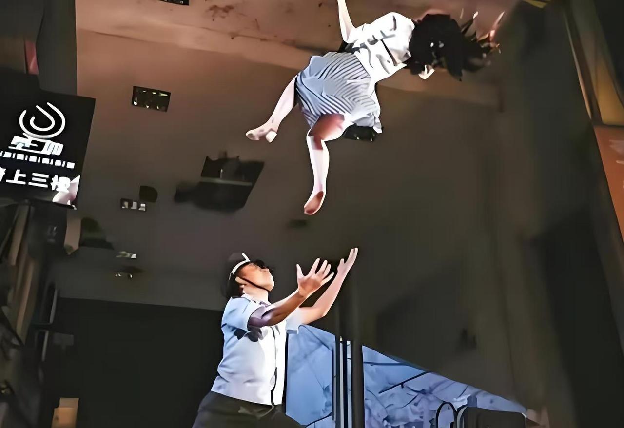 “奇迹发生了！”辽宁大连，一女子和丈夫出去送货，把4岁儿子独自留在家里，儿子从1