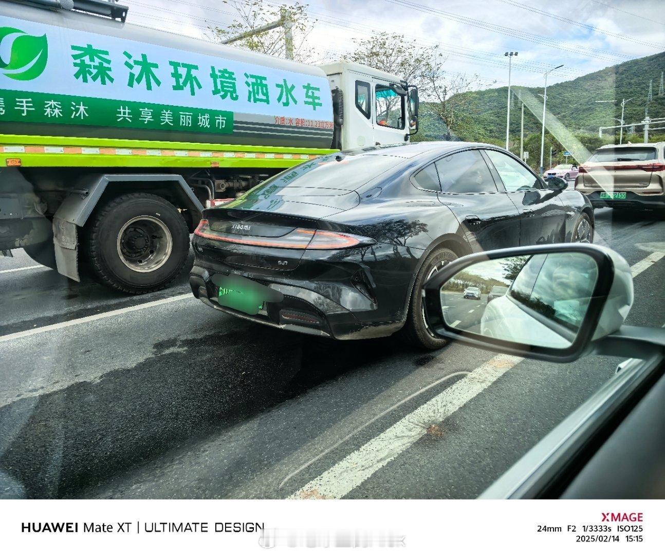 小米SU7在三亚真是遍地走这才到三亚几个小时，已经看到五六台SU7了不得不说，S