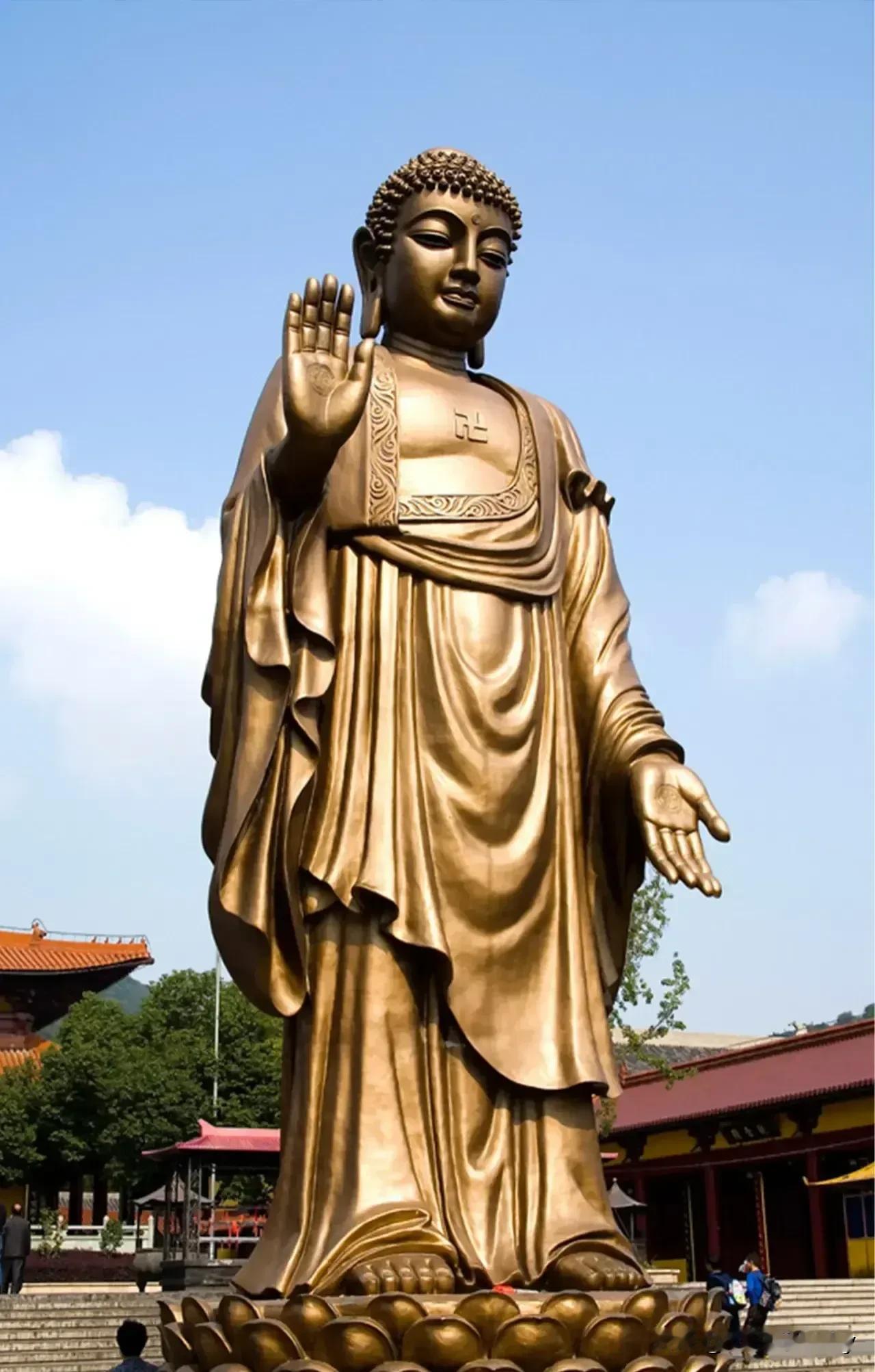 古人留下的金玉良言
五十看心，六十看耳，七十看命。
十指细长手灵巧，粗短老来恋家
