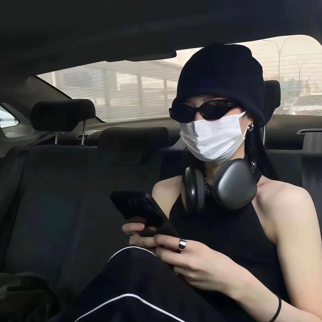 别人总是说你胖了 但我觉得你最美 吃得饱睡得好 万事不抵你开心 ​​​