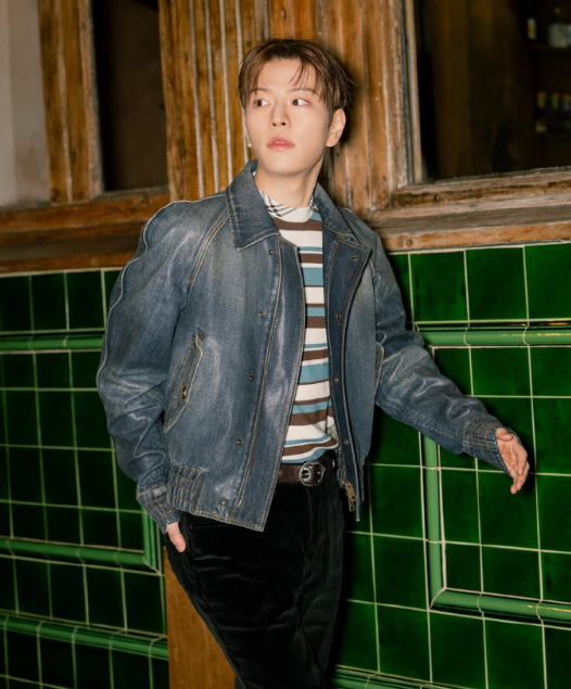 金昇玟左脚骨折 据韩媒，Stray Kids成员金昇玟公司发布公告，金昇玟最近因