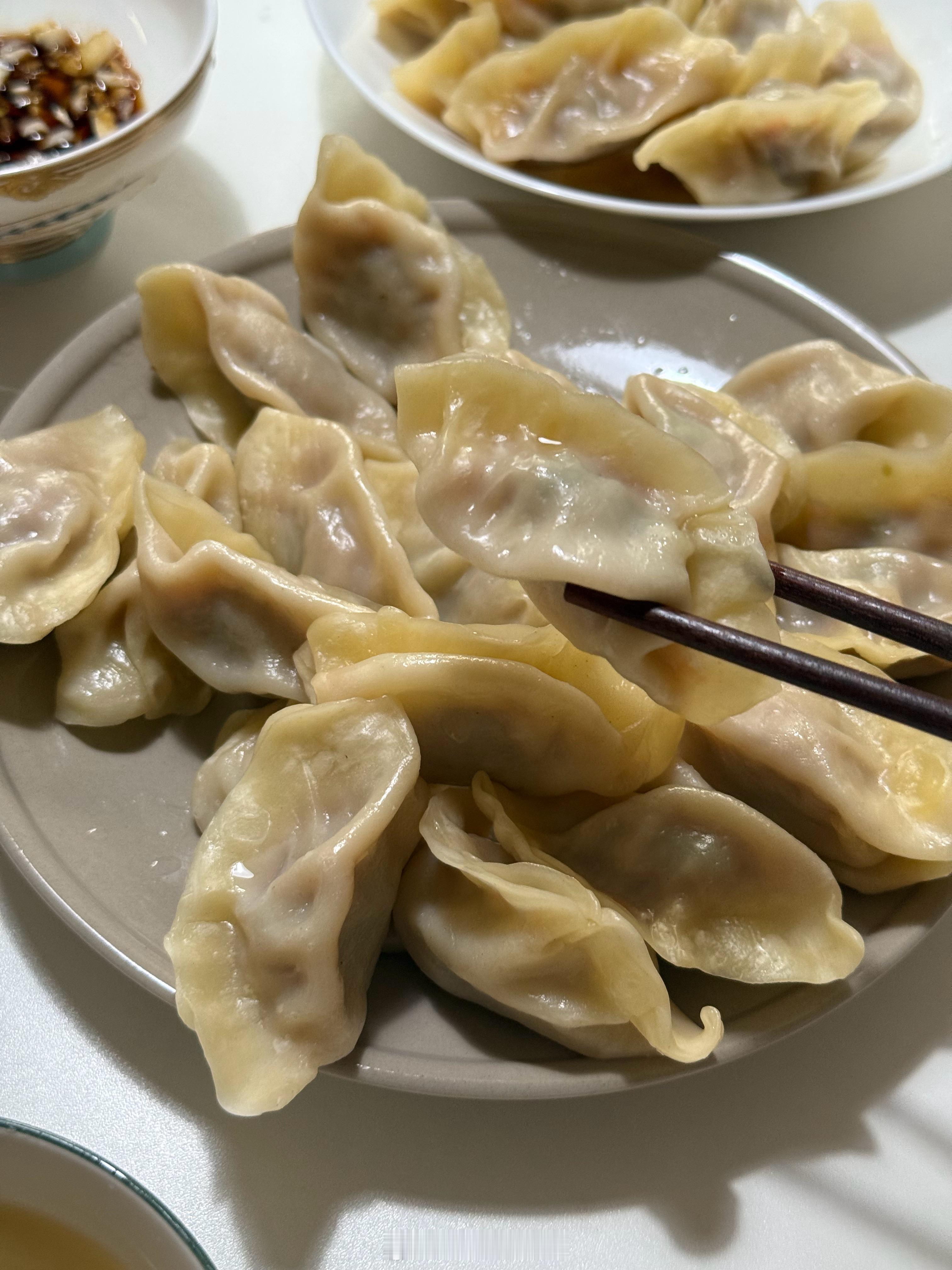 早上吃羊肉胡萝卜蒸饺 