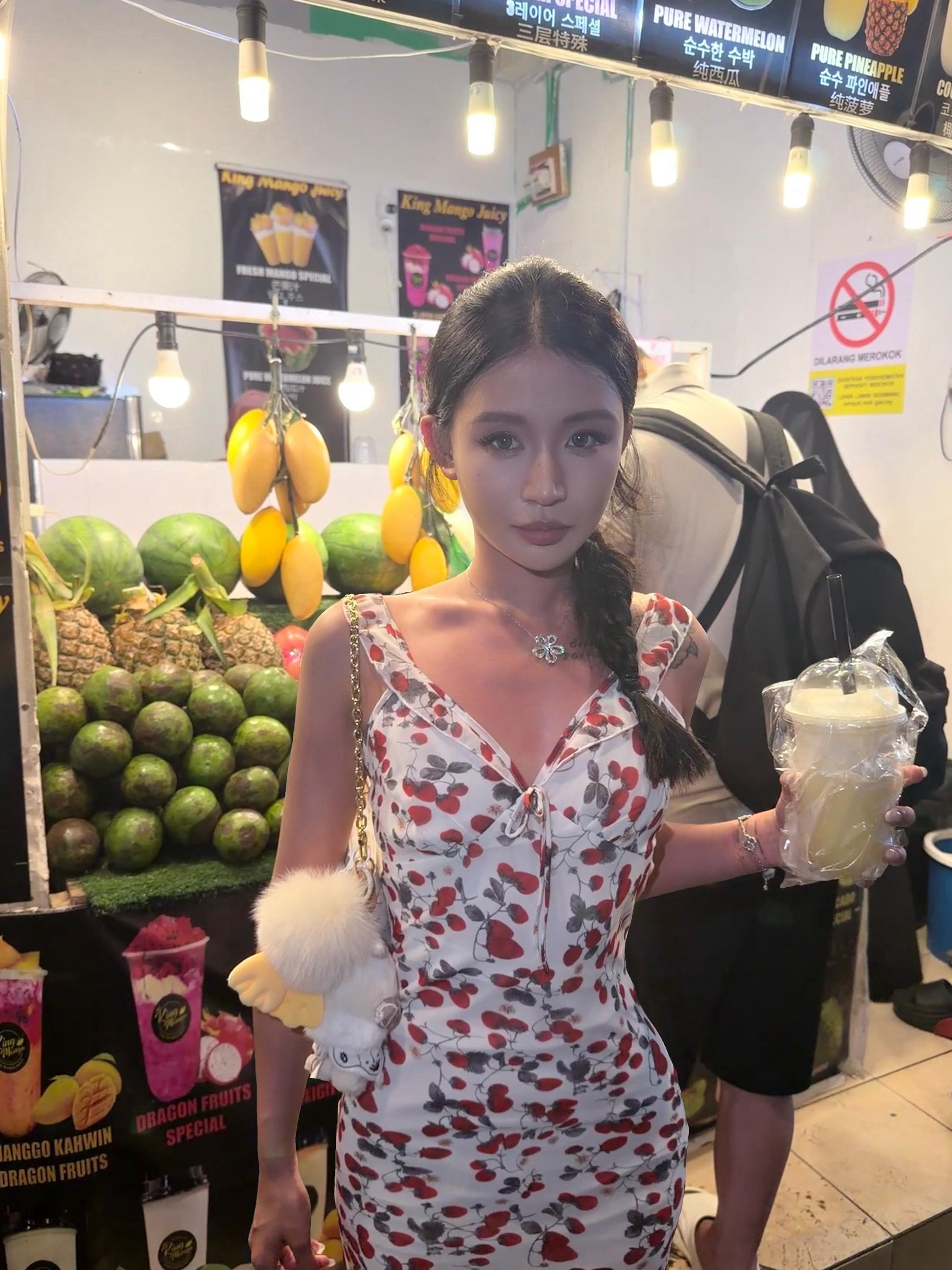 不要催我挣钱 我不挣钱的时候就会有时间谈恋爱 有钱挣的时候我的时间全是钱